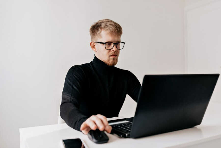 Working with Voopty crm: how to add an employee and set up publicity