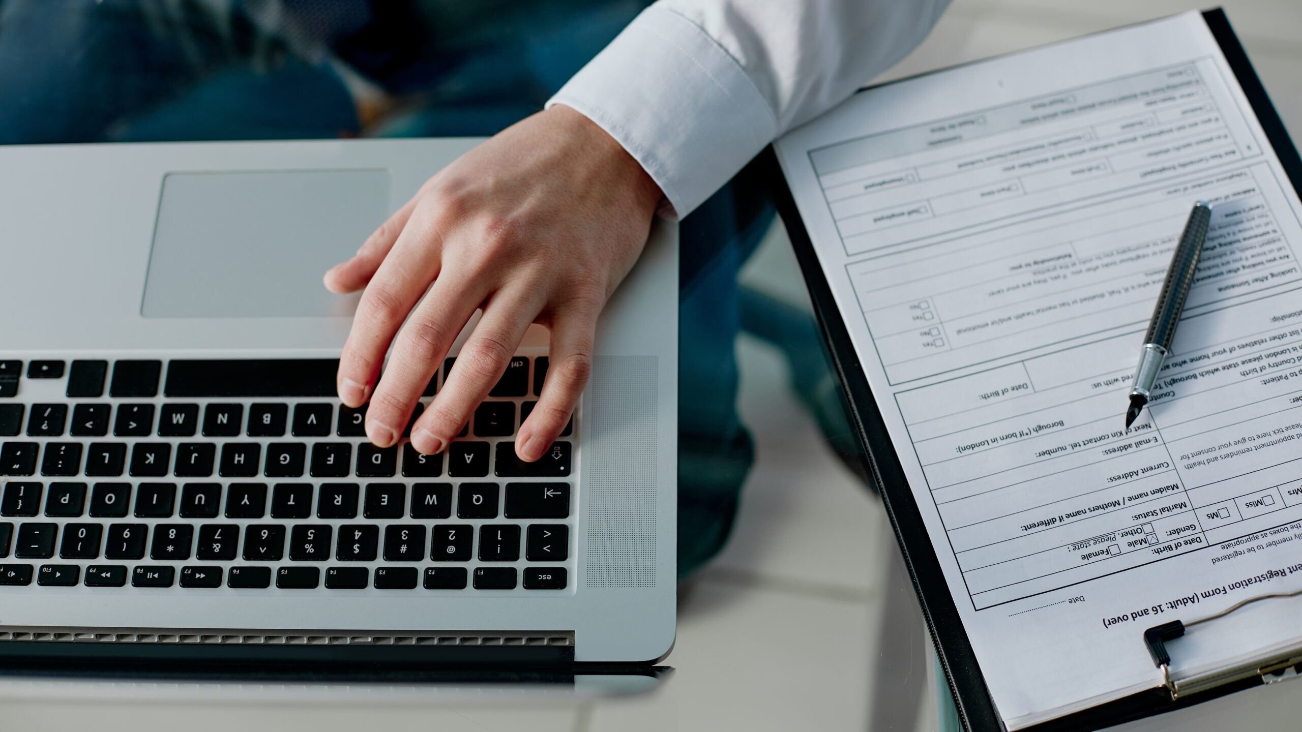 ОНЛАЙН-ВЕБІНАР – Як тримати під контролем освітній бізнес у 2025 році: цифрові рішення для керівників та команд